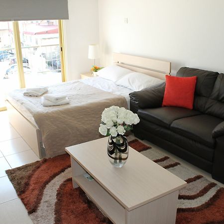Tiffany City Apartments Larnaca Bagian luar foto