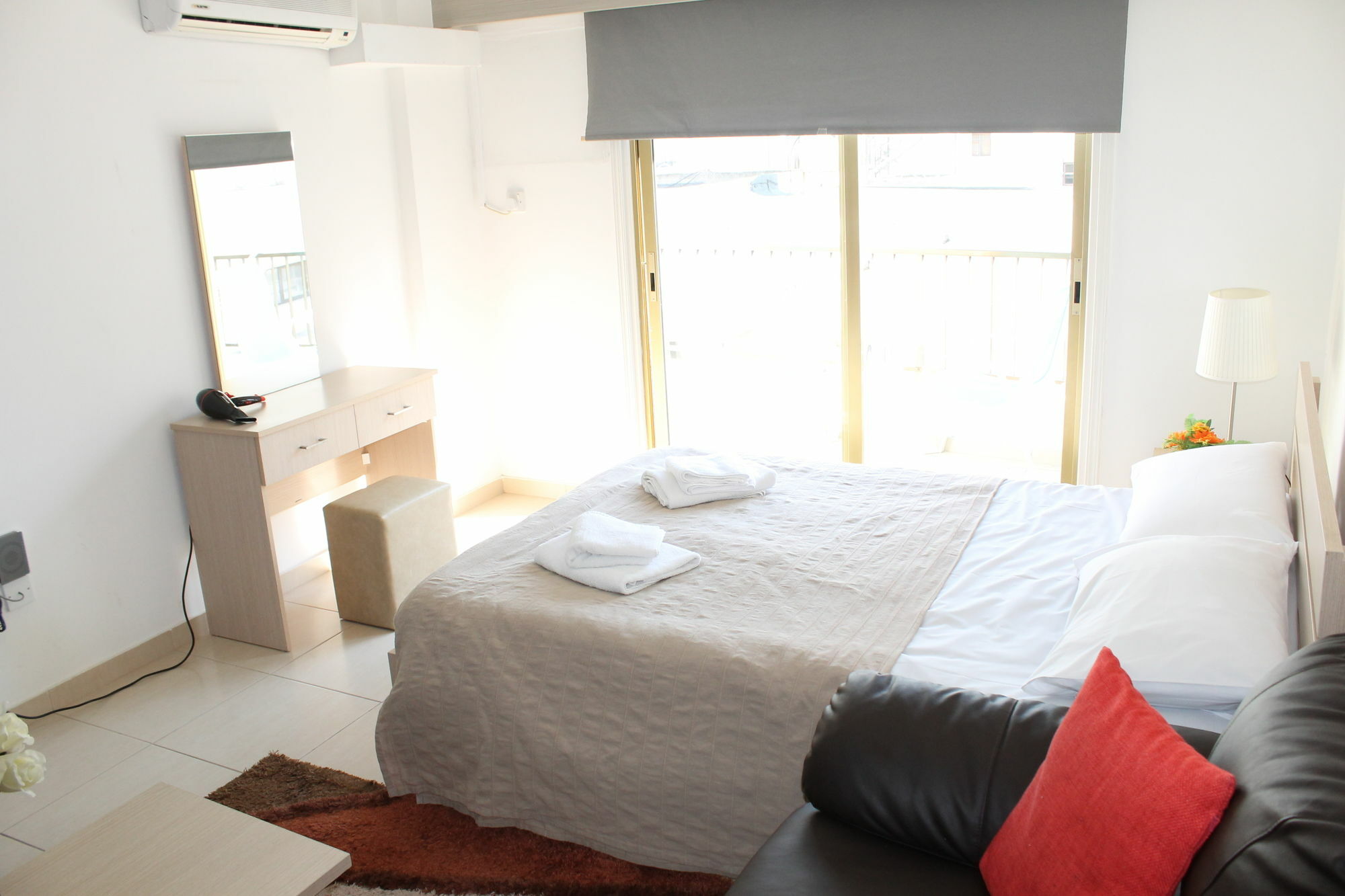 Tiffany City Apartments Larnaca Bagian luar foto